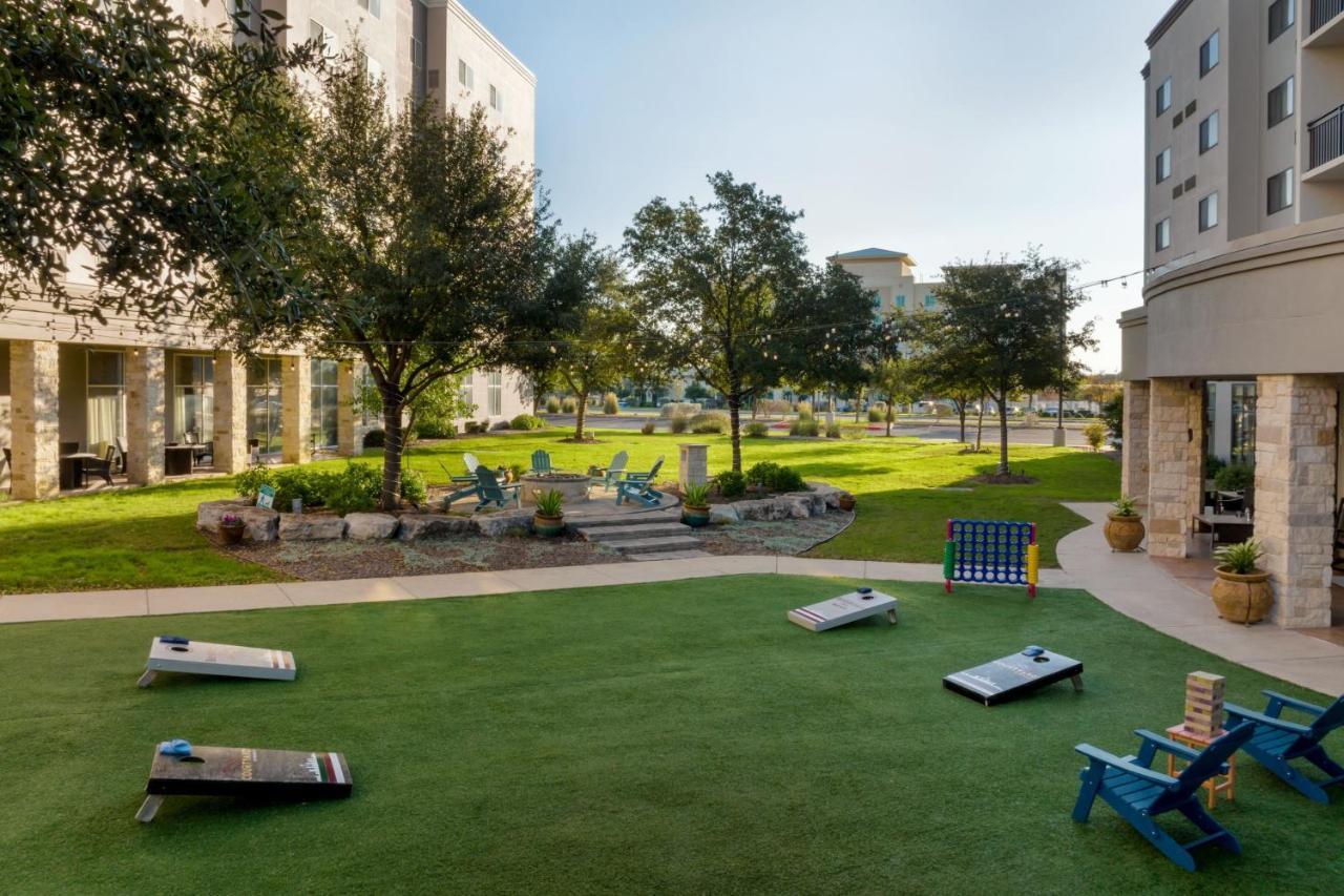 Courtyard By Marriott San Antonio Six Flags At The Rim Hotel Exterior foto